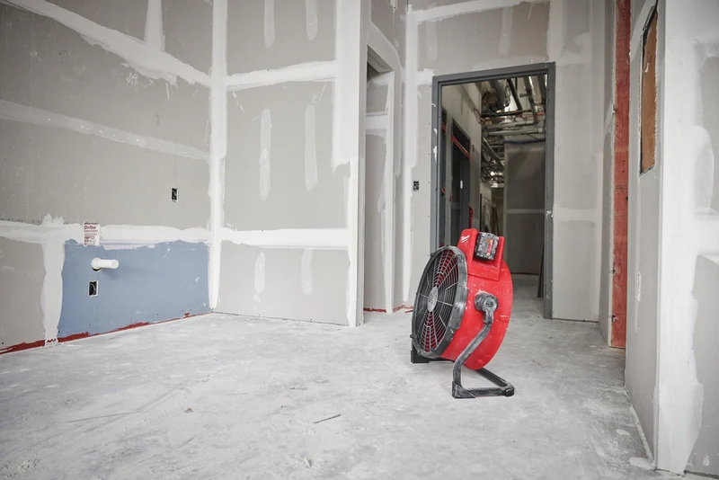 Milwaukee M18 ARFHP-0 Akku-Hybrid-Ventilator (Luftstrom: 5.775 m³/h, Kabel & Akku kompatibel, bis 9 h Laufzeit mit 5 Ah, ohne Akku)