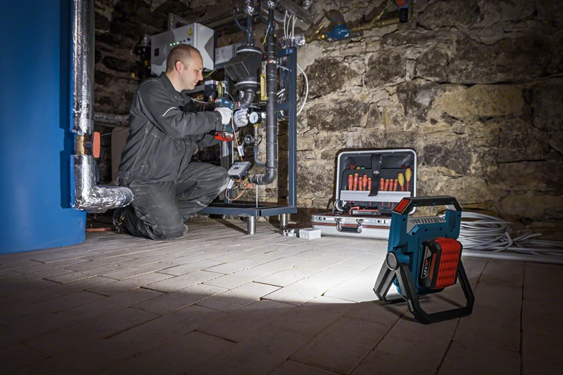 Bosch Professional GLI 18V-1900 Akku-Bauleuchte 1900 Lumen ohne Akku/Lader (0601446400)