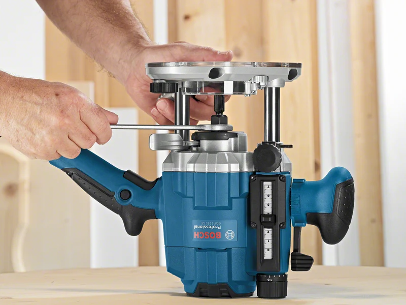 Bosch Professional GOF 1250 CE in L-BOXX