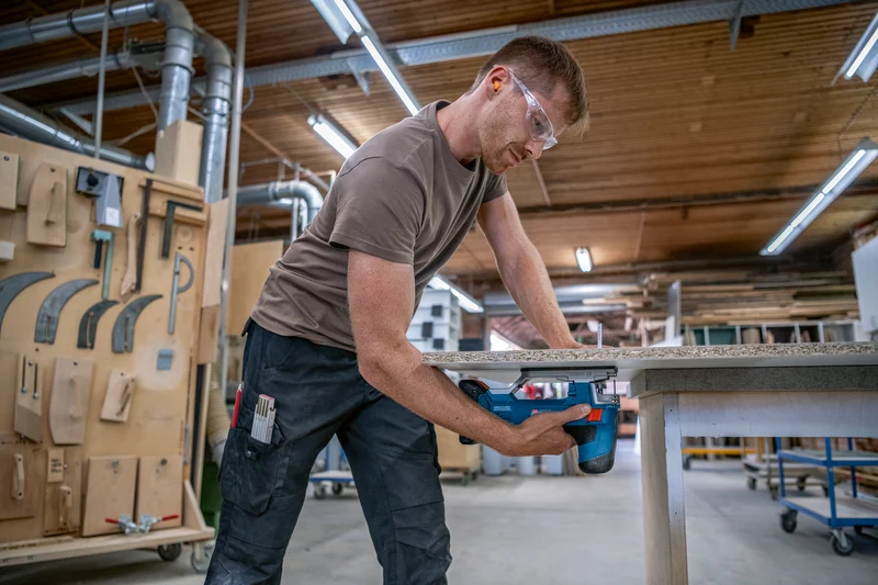 Bosch Professional GST 18V-155 SC Akku-Stichsäge ohne Akku/Lader in L-BOXX
