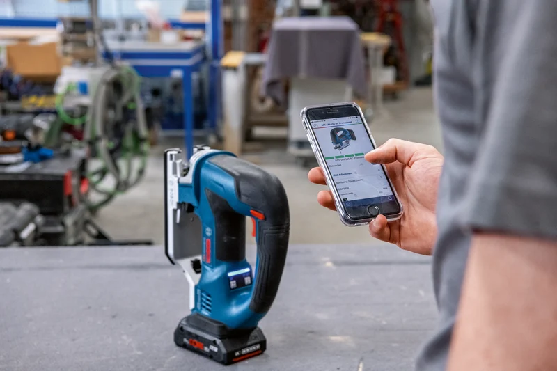Bosch Professional GST 18V-155 BC Akku-Stichsäge mit Bügelgriff ohne Akku/Lader in L-Boxx 136