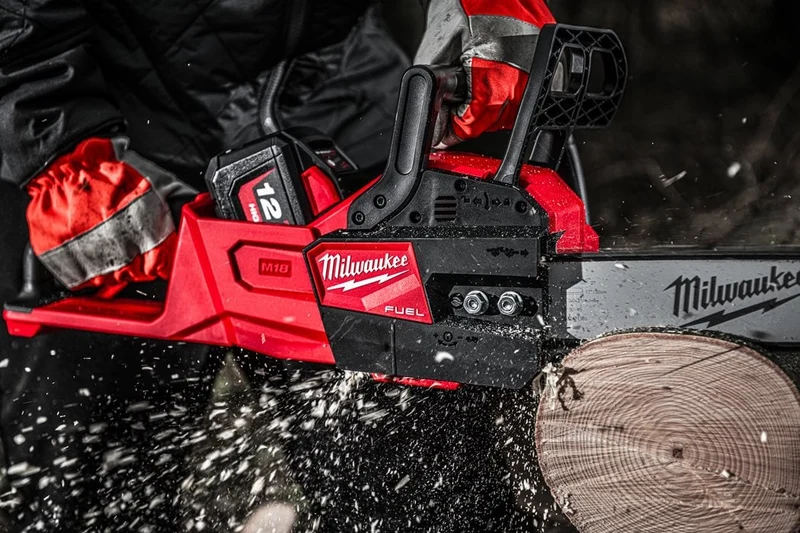 Milwaukee FUEL™ Akku-Kettensäge 30cm M18FCHSC-0