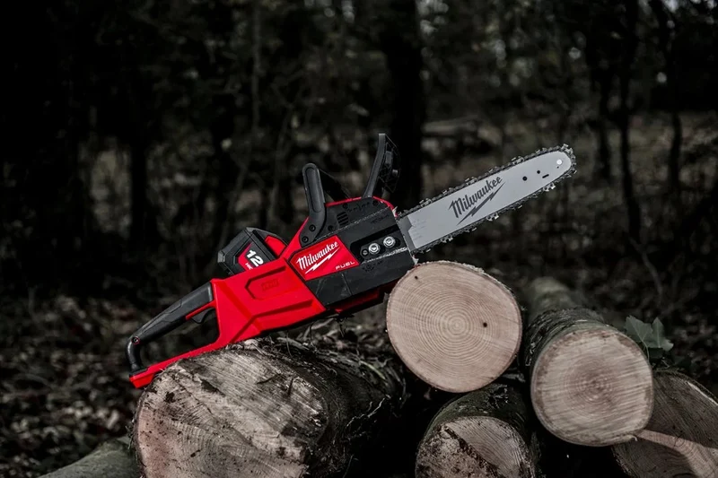 Milwaukee FUEL™ Akku-Kettensäge 30cm M18FCHSC-0