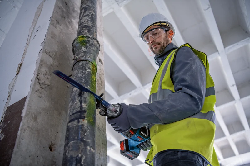 Bosch Professional GSA 18V-28 Akku-Säbelsäge BITURBO ohne Akku/Lader (L-BOXX 238 mit Säbelsägeblatt)