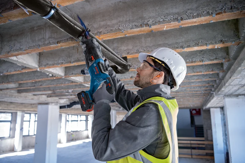 Bosch Professional GSA 18V-28 Akku-Säbelsäge BITURBO ohne Akku/Lader (L-BOXX 238 mit Säbelsägeblatt)