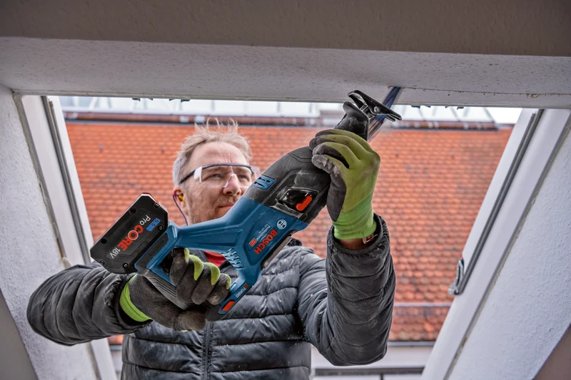 Bosch Professional GSA 18V-28 Akku-Säbelsäge BITURBO ohne Akku/Lader (L-BOXX 238 mit Säbelsägeblatt)