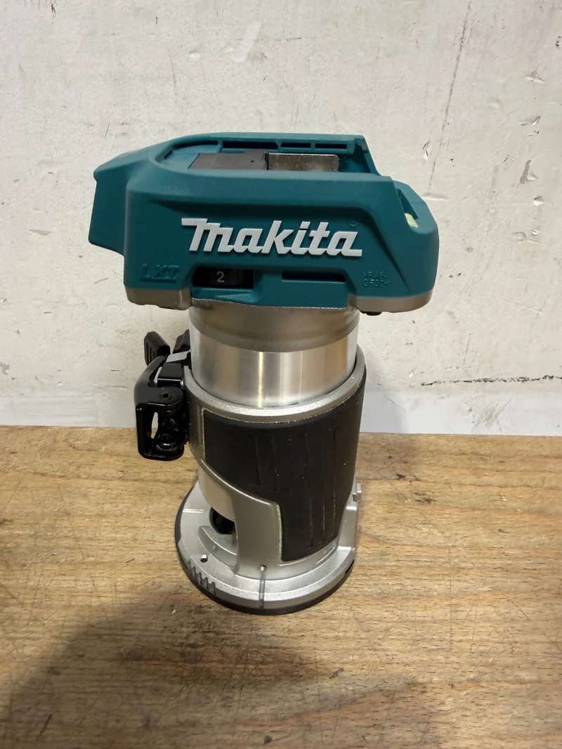 Makita DRT 50 Z Akku Multifunktionsfräse 18 V Brushless Solo - ohne Akku, ohne Ladegerät - Leicht Gebraucht