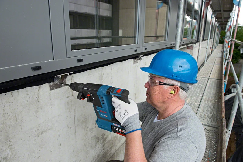 Bosch Professional GBH 18V-26F Akku-Bohrhammer SDS plus 2.6 Joule mit 2x 6.0 Ah Akku und Lader in L-Boxx 136