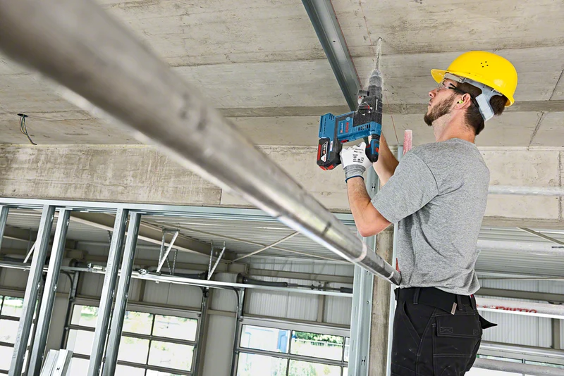 Bosch Professional GBH 18V-26F Akku-Bohrhammer SDS plus 2.6 Joule mit 2x 6.0 Ah Akku und Lader in L-Boxx 136