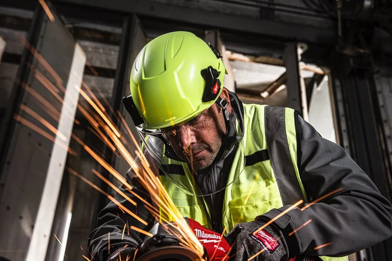 Milwaukee BOLT 200 Industriekletterhelm belüftet/unbelüftet in verschiedenen Farben