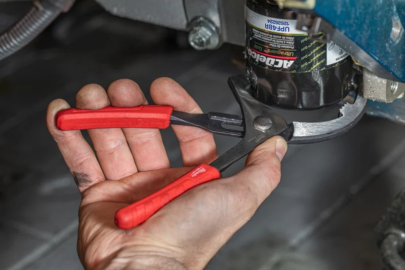 Milwaukee 18 mm PVC- / Ölfilterzange