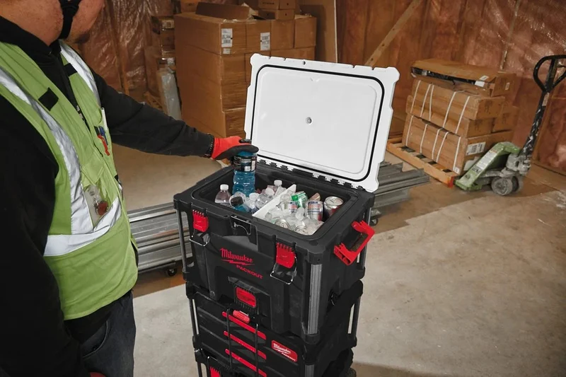 Milwaukee PACKOUT Kühlbox XL 38 l