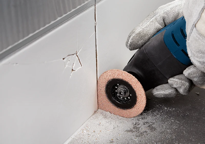 Bosch EXPERT Schleifplatte AVZ 70 RT4 (Starlock, 3 max, zum Entfernen von Fugen, Mörtel, Fliesenkleber, 70 mm, Carbide-RIFF)
