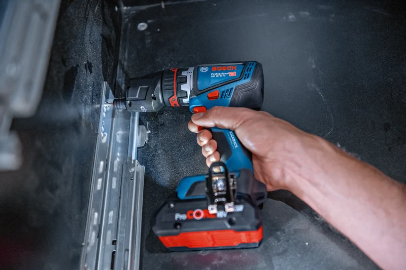 Bosch Professional GSR 18V-90 FC Akku-Bohrschrauber FlexiClick bürstenlos 90 Nm Flexiclick mit 2x 18V 4.0 Ah ProCore in L-Boxx 136