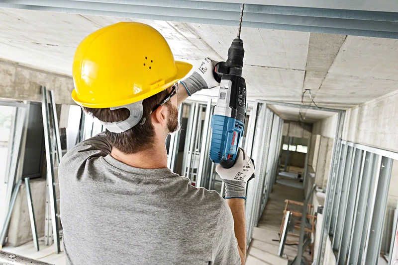 Bosch Professional GBH 2-28 F Bohrhammer 3.2 Joule mit SDS plus in L-Boxx 136