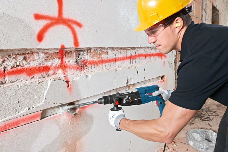 Bosch Professional GBH 2-28 F Bohrhammer 3.2 Joule mit SDS plus in L-Boxx 136