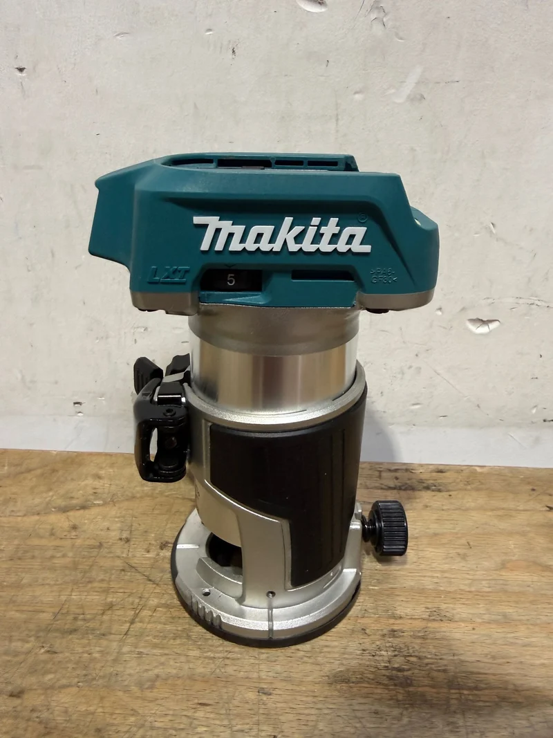 Makita DRT 50 Z Akku Multifunktionsfräse 18 V Brushless Solo - ohne Akku, ohne Ladegerät - Leicht Gebraucht