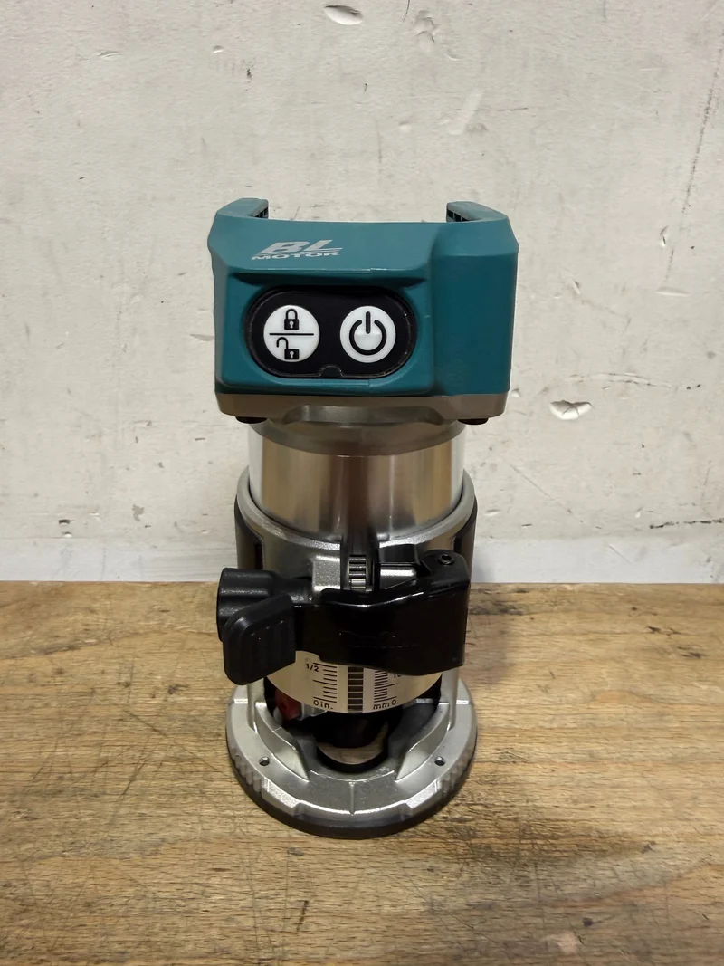 Makita DRT 50 Z Akku Multifunktionsfräse 18 V Brushless Solo - ohne Akku, ohne Ladegerät - Leicht Gebraucht