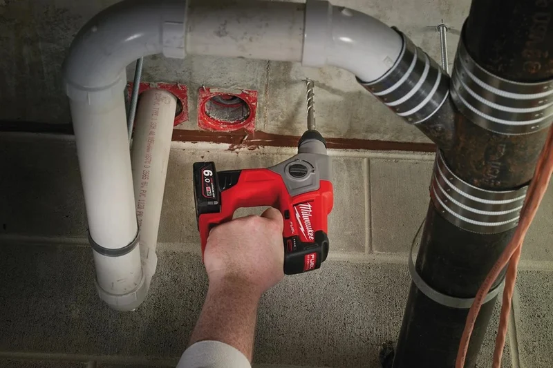 Milwaukee FUEL™ Akku-Bohrhammer M12CH-0