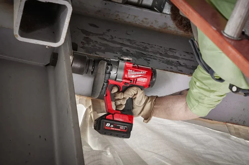 Milwaukee M18 ONEFHIWF1-0X FUEL Akku-Schlagschrauber 2400 Nm ohne Akku/Lader mit Sprengring (4933459732)