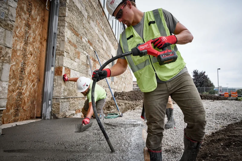 Milwaukee M18 FCVN12-0 Akku-Betonrüttler ohne Akku/Lader