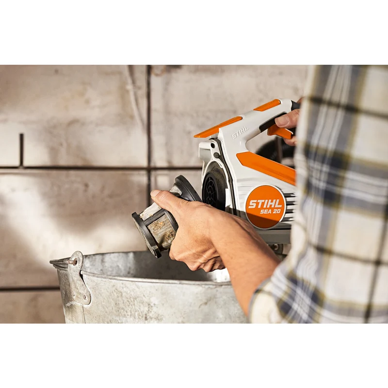 Stihl Akku-Handsauger SEA 20 + Kühltasche / ohne Akku und Ladegerät