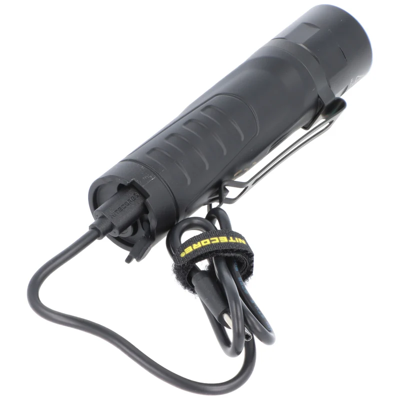 Nitecore MH15 Powerbank-Taschenlampe mit bis zu 2000 Lumen, 5000mAh Energieversorgung, glattes Gehäuse
