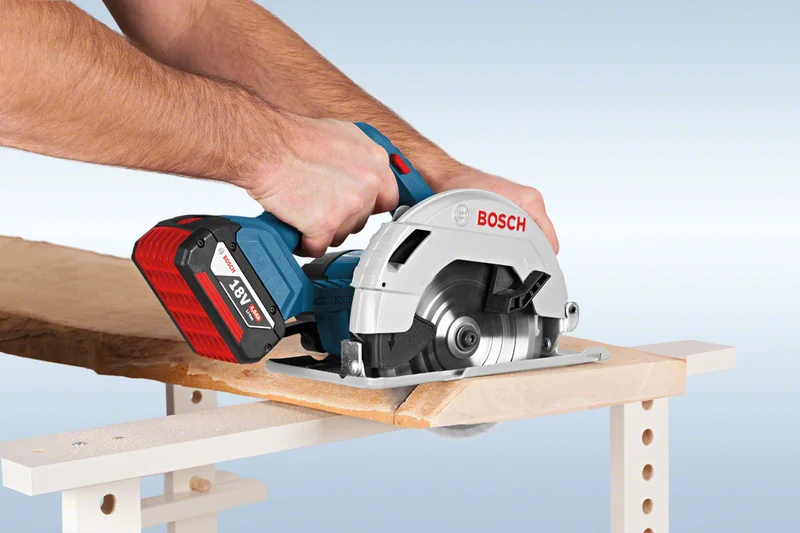 Bosch Professional GKS 18V-57 Akku-Kreissäge ohne Akku/Lader im Karton