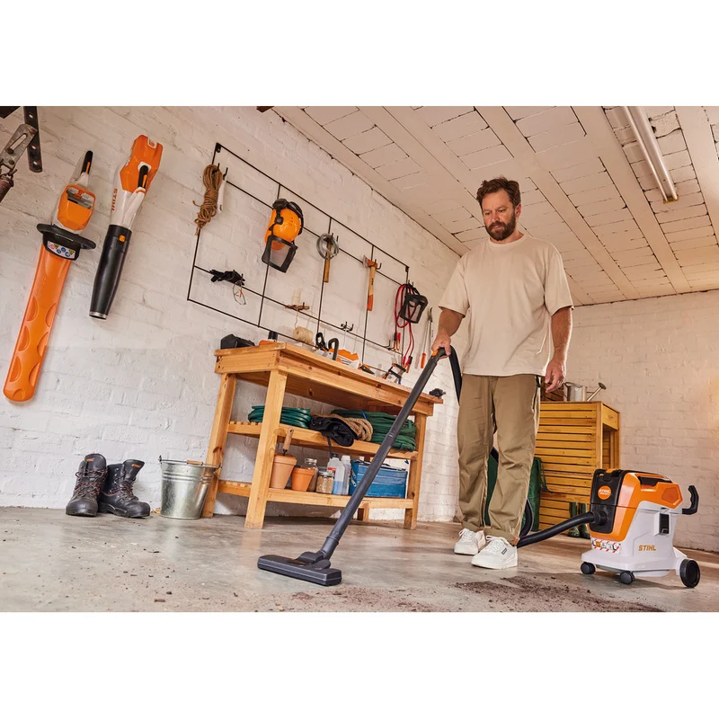 Stihl Akku-Nass- und Trockensauger SEA 60 L + Kühltasche / ohne Akku und Ladegerät
