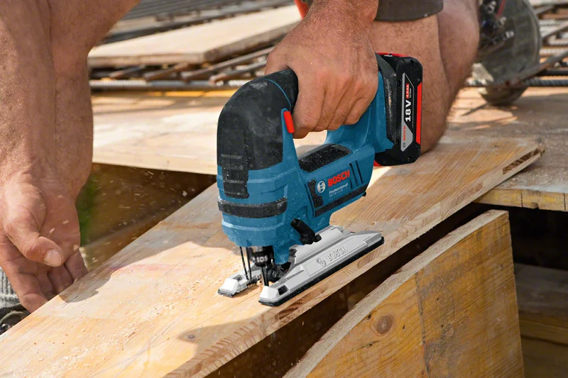 Bosch Professional GST 18 V-LI B Akku-Stichsäge ohne Akku/Lader in L-Boxx 136