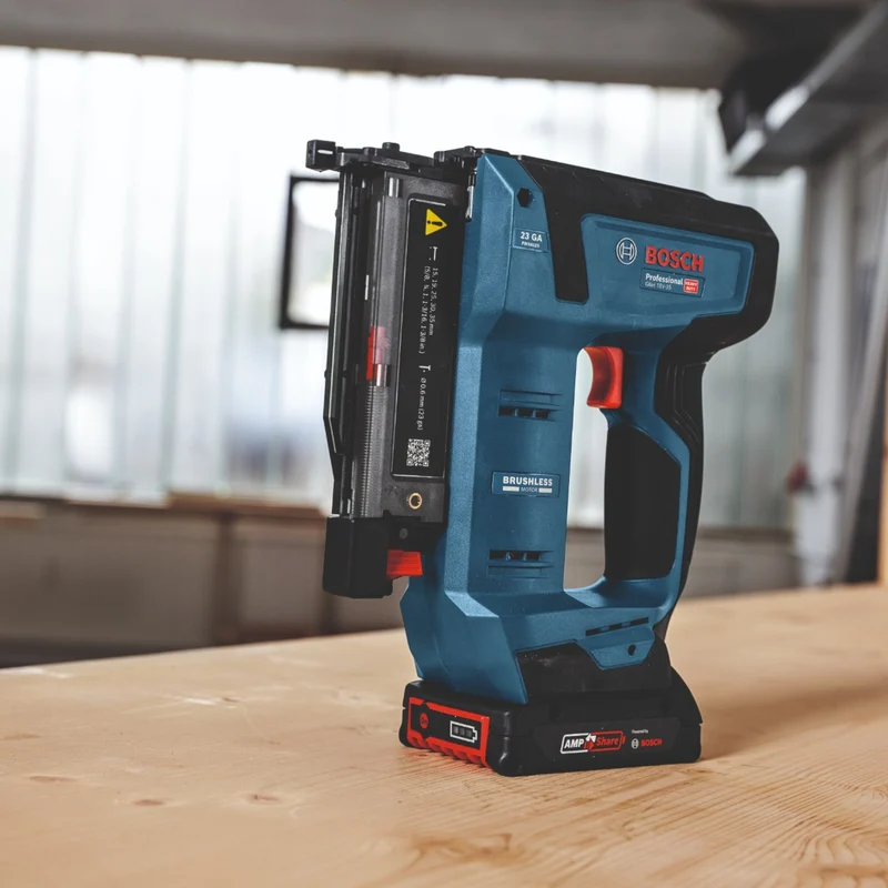 Bosch GNH 18V-35 Akku Holznagler 18 V 0,6 x 15 - 35 mm Brushless + 1x ProCORE Akku 4,0 Ah + Ladegerät