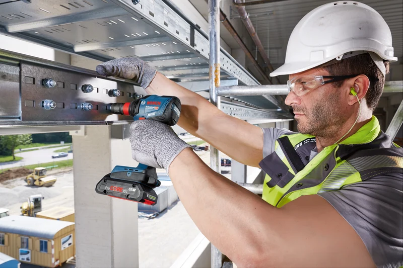 Bosch Akku-Drehschlagschrauber GDX 18V-210 C in L-BOXX