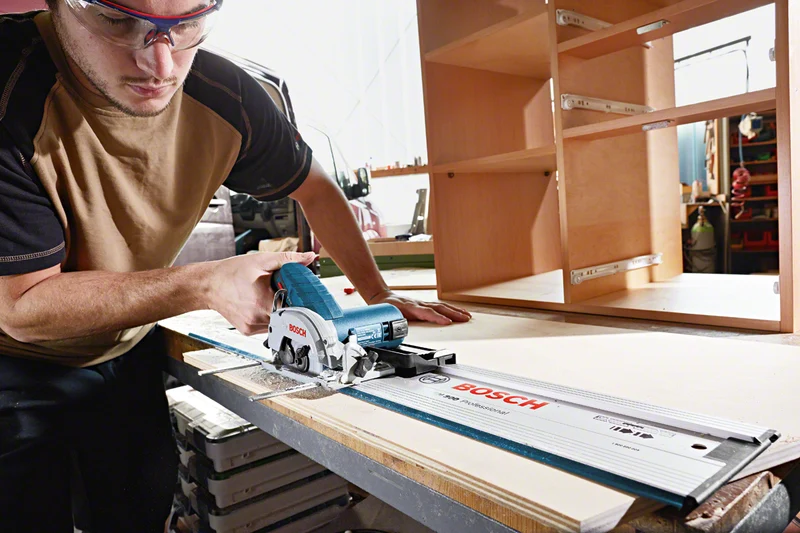 Bosch Professional GKS 12V-26 Akku-Kreissäge ohne Akku/Lader in L-Boxx 136