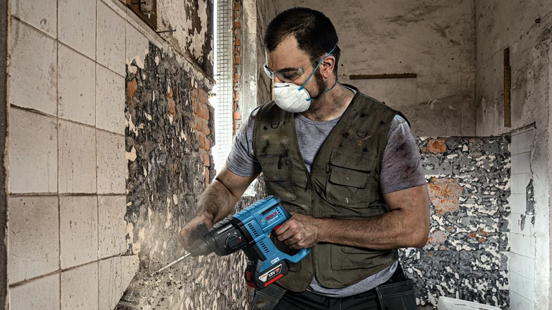 Bosch Professional GBH 18V-21 Akku-Bohrhammer 2.0 Joule mit SDS plus ohne Akku/Lader in L-Boxx 136