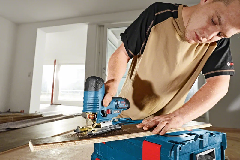Bosch Professional GST 12V-70 Akku-Stichsäge ohne Akku/Lader in L-Boxx 102