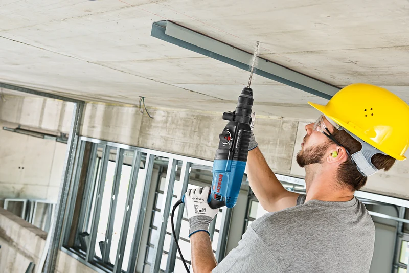 Bosch Professional GBH 2-26 F Bohrhammer (2.7 Joule mit Schnellspannbohrfutter im L-Case)