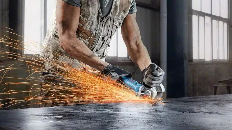 Bosch Professional GWS 22-230 JH + GWS 880 Winkelschleifer Set im Karton