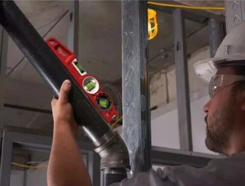 Milwaukee Torpedo Wasserwaage 360° (Länge: 25 cm, Messgenauigkeit: 0,029° (0,5 mm/m), magnetisch, SHARPSITE Libellentechnologie)