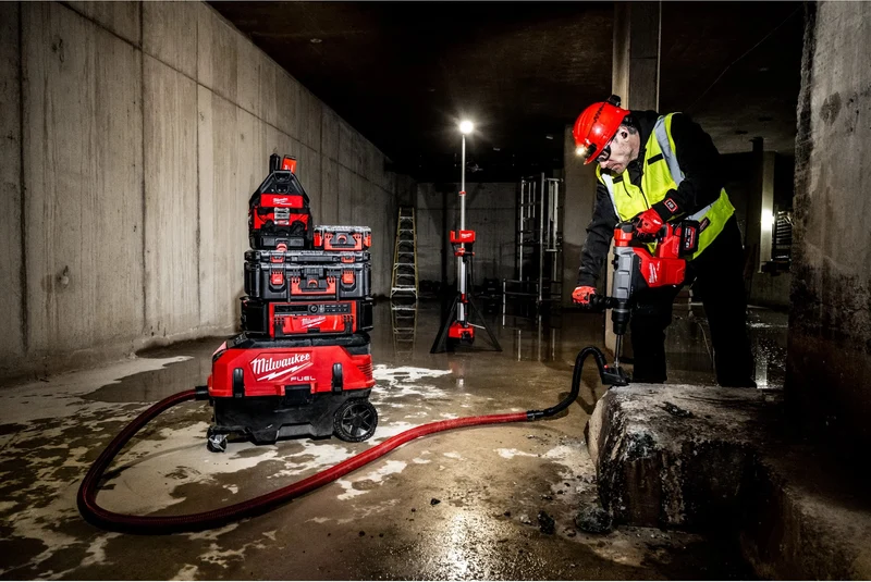 Milwaukee M18 HOSALC-0 Hybrid-Akku-Leuchte 6000 Lumen ohne Akku/Lader (4933478116)
