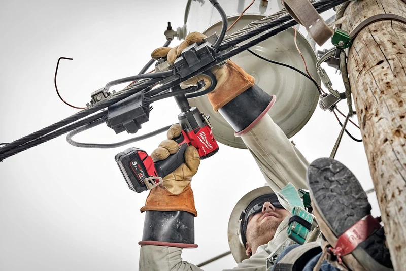 Milwaukee Akku-Schlagschrauber M18 FMTIW2F12-0X (1/2" mit Sprengring, Drehmoment: 745 Nm, ohne Akku in HD-Box)