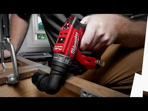 Milwaukee FUEL™ Akku-Kompakt-Bohrschrauber mit Schnellwechselbohrfutter M12FDDXKIT-202X