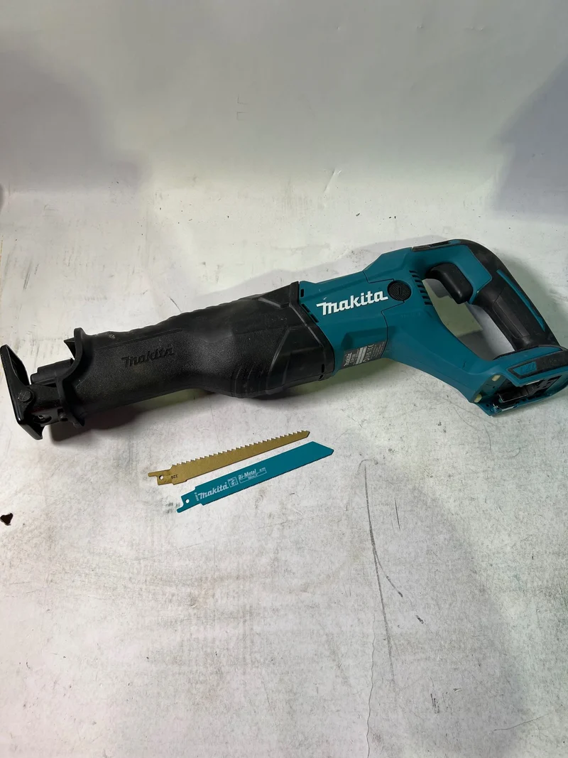 Makita DJR 186 Z Akku Reciprosäge Säbelsäge 18 V Solo - ohne Akku, ohne Ladegerät - Reparaturgerät