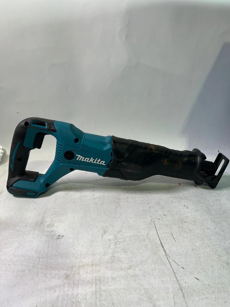 Makita DJR 186 Z Akku Reciprosäge Säbelsäge 18 V Solo - ohne Akku, ohne Ladegerät - Reparaturgerät