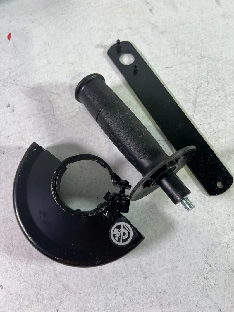 Makita DGA 452 Z Akku Winkelschleifer 18 V 115 mm Solo - ohne Akku, ohne Ladegerät - Reparaturgerät