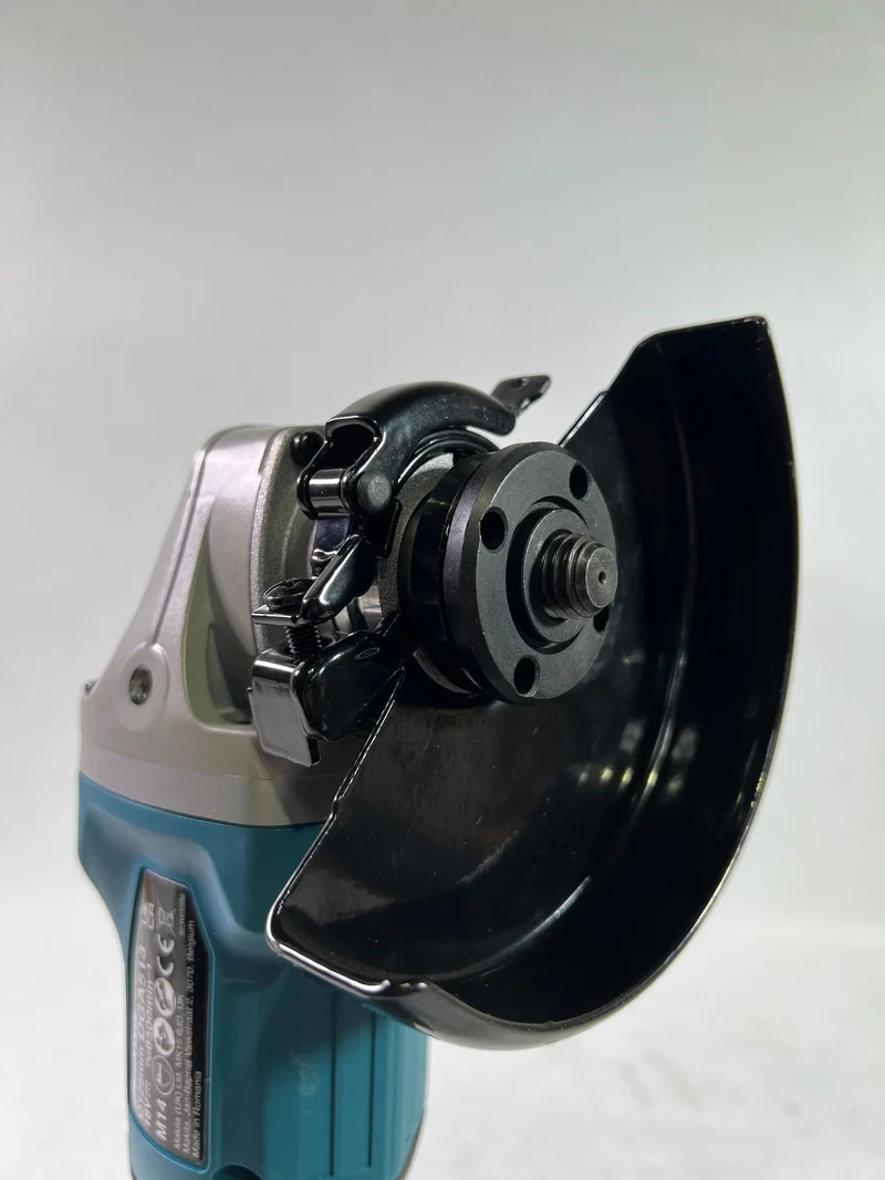 Makita DGA 513 Z Akku Winkelschleifer 18 V 125 mm Brushless Solo - ohne Akku, ohne Ladegerät - Reparaturgerät