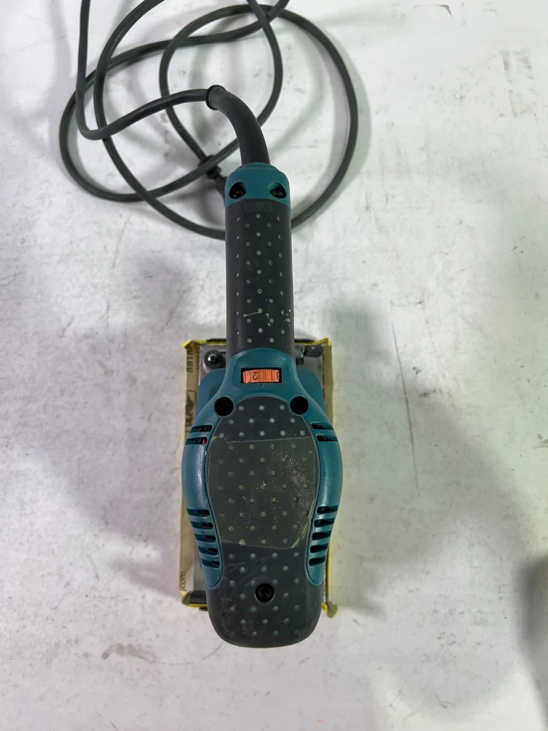 Makita BO 3711 - 190 W Schwingschleifer / Schleifmaschine - Reparaturgerät