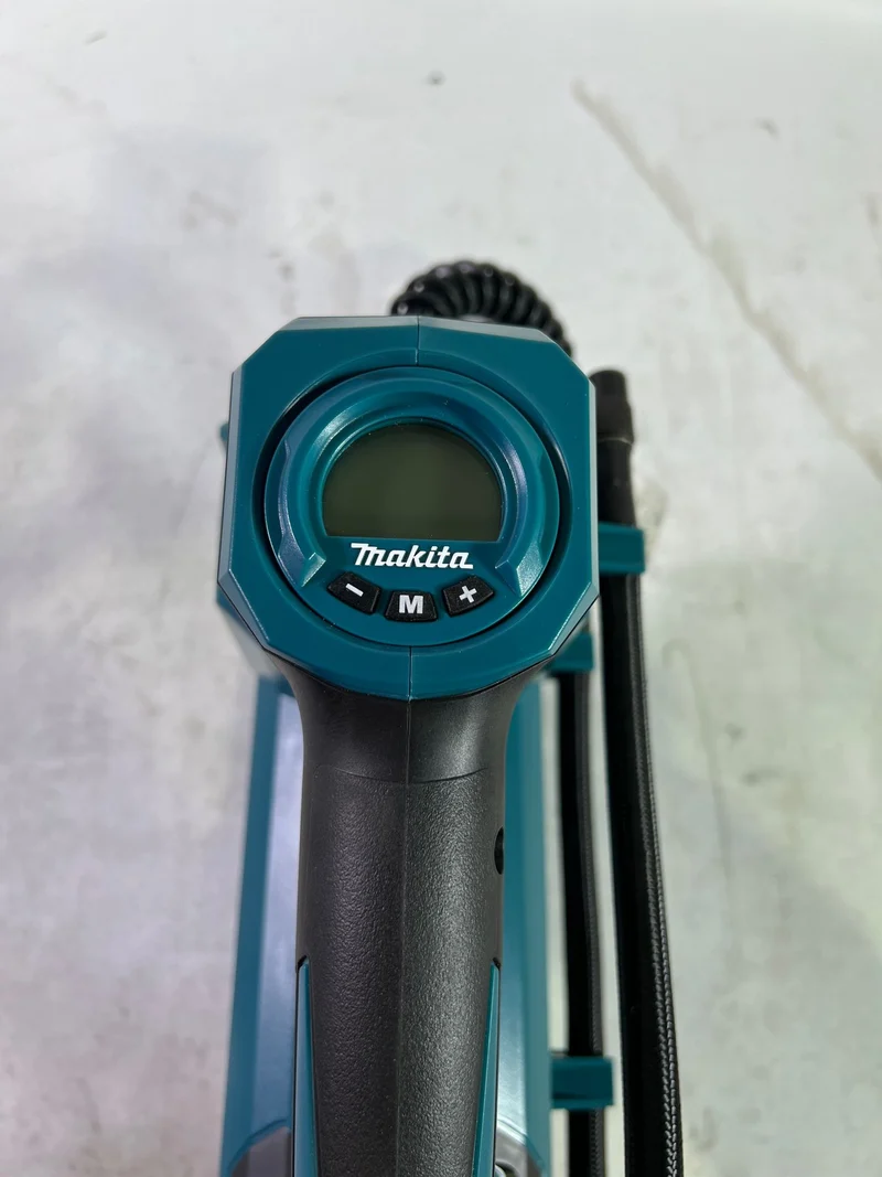 Makita DMP 181 Z Akku Kompressor 18 V 11,1 bar Solo - ohne Akku, ohne Ladegerät - Reparaturgerät
