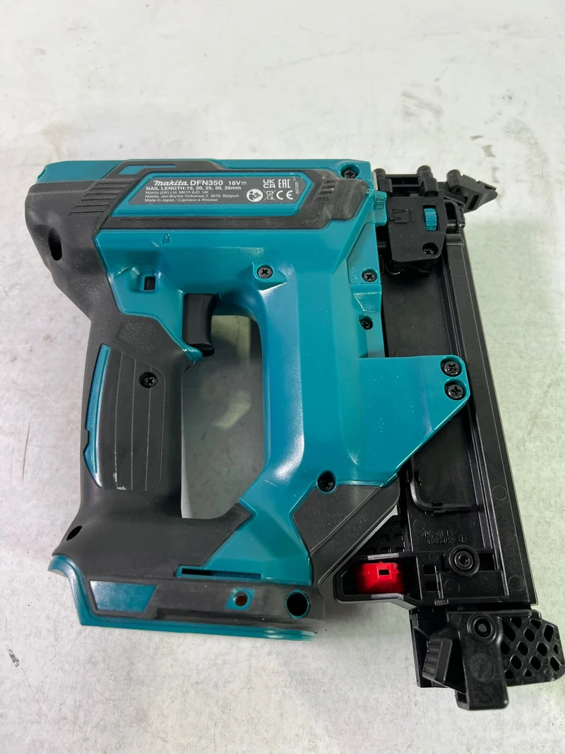 Makita DFN 350 Z Akku Stauchkopfnagler 18 V 15 - 35 mm Solo - ohne Akku, ohne Ladegerät - Reparaturgerät