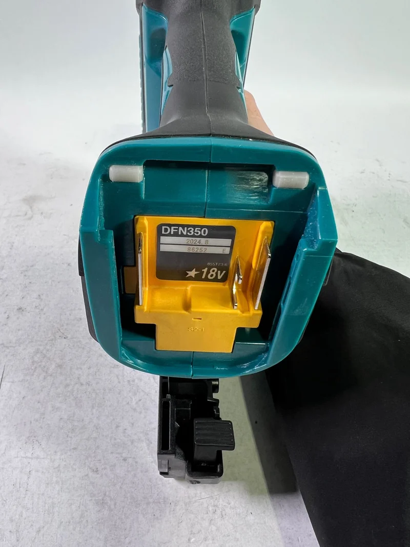 Makita DFN 350 Z Akku Stauchkopfnagler 18 V 15 - 35 mm Solo - ohne Akku, ohne Ladegerät - Reparaturgerät