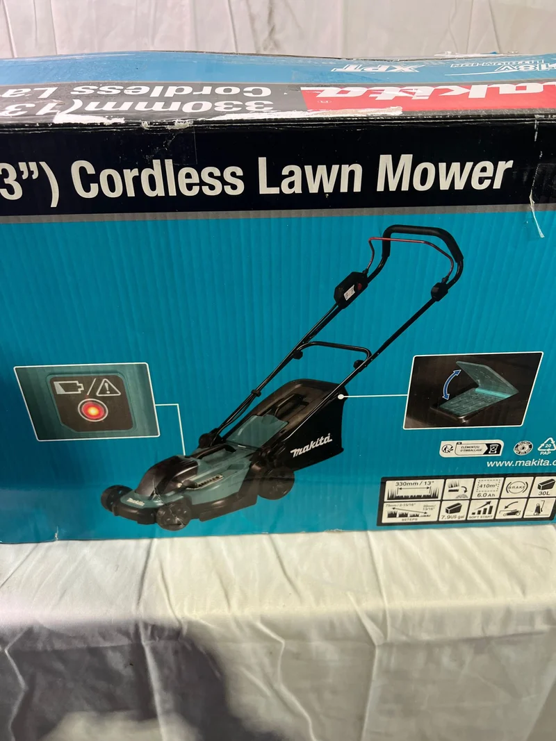 Makita DLM 330 Z Akku Rasenmäher 18 V 33 cm 30 l Solo - ohne Akku, ohne Ladegerät - Reparaturgerät